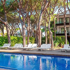 https://nm-suites.topcostabravahotels.com